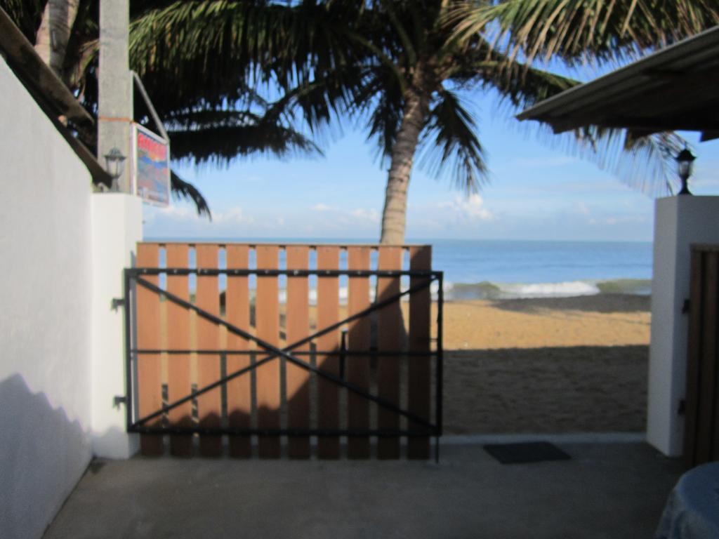 Anicia Beach House Negombo Luaran gambar