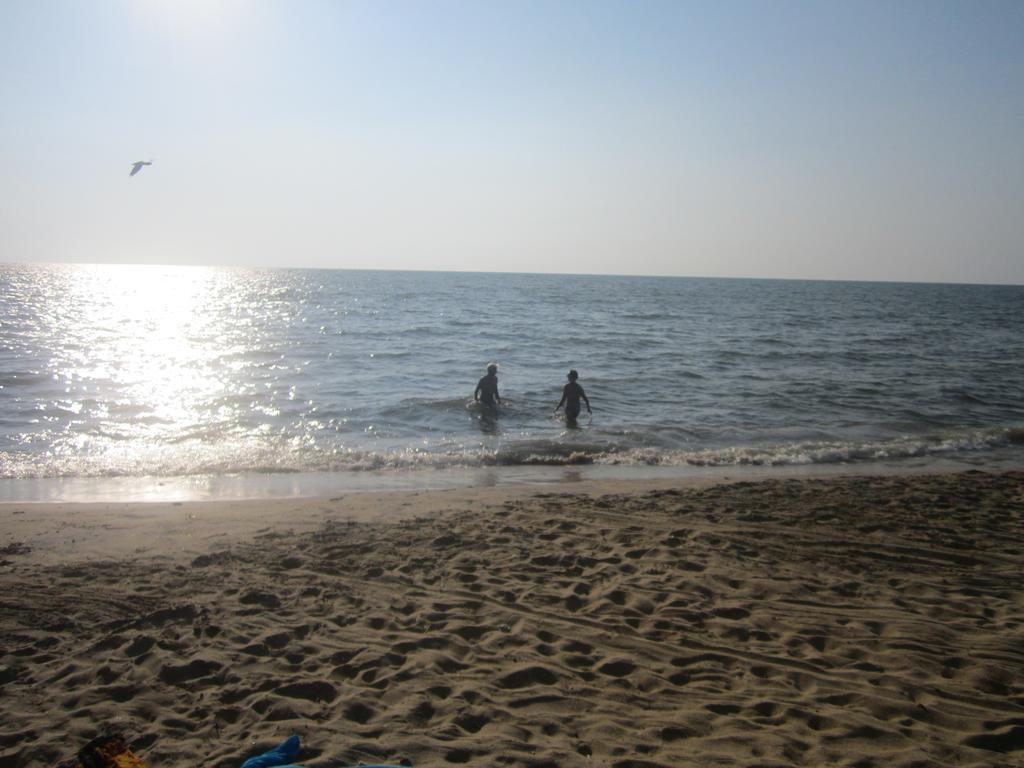 Anicia Beach House Negombo Luaran gambar